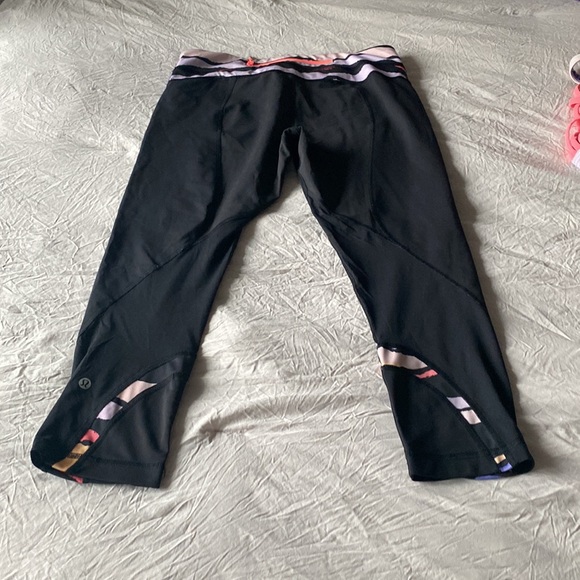 Lululemon Inspire Crops - Picture 2 of 3